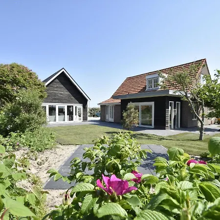 Lavish In Julianadorp Aan Zee Vila