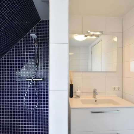 Lavish In Julianadorp Aan Zee Vila