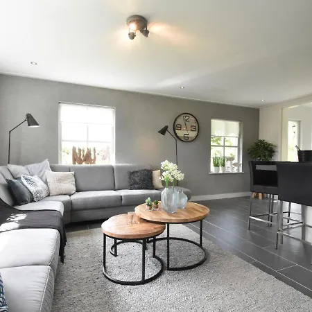 Vila Lavish In Julianadorp Aan Zee *